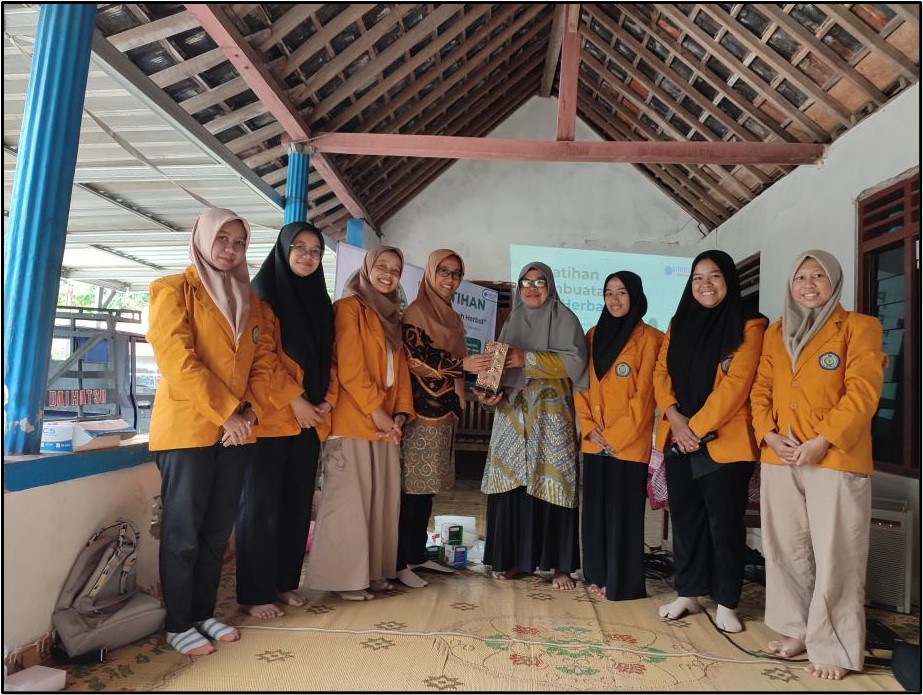 Pelatihan Pembuatan Teh Herbal 5